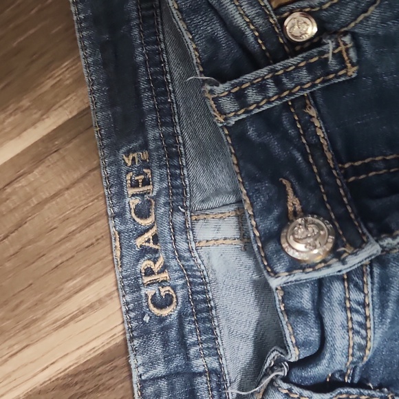 Grace Jeans Size 27' Inseam 31' Camo Distressed - Picture 3 of 6